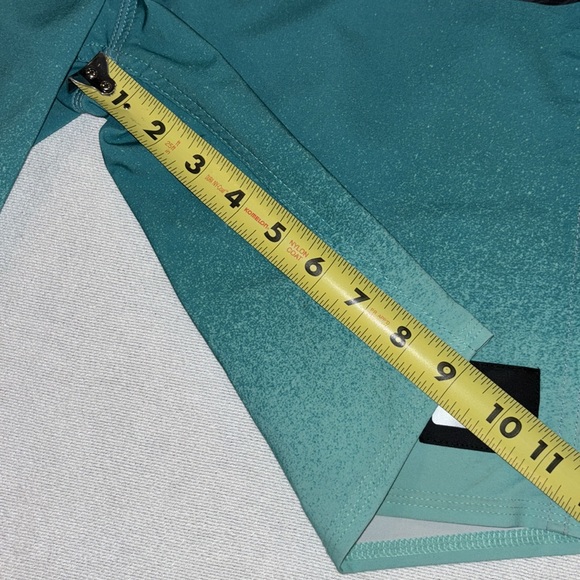 Quicksilver men’s blue and teal board shorts size 29 - Picture 5 of 9